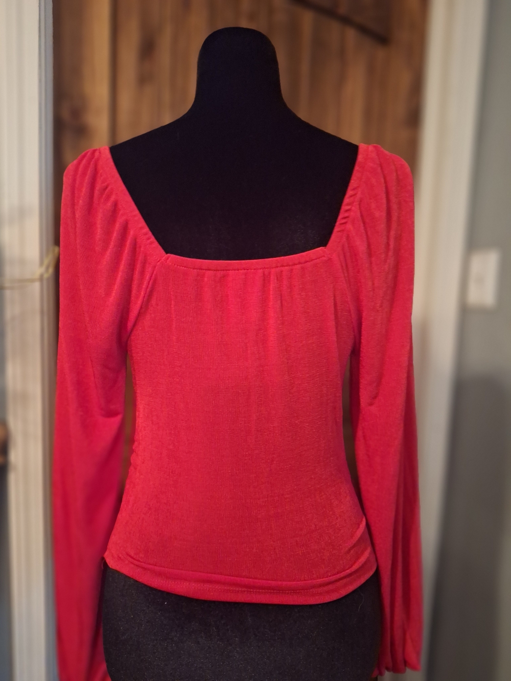 No Boundaries Red Long-Sleeve Ruched Crop Top Sz 7-9 - Picture 3 of 5